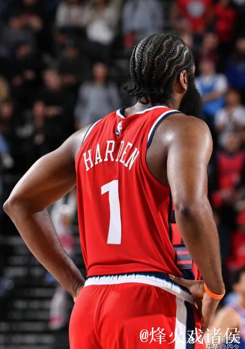 哈登三节9中3,三分5中3得到10分3篮板6助攻3抢断 哈登三节9中3,三分5中3得到10分3篮板6助攻3抢断