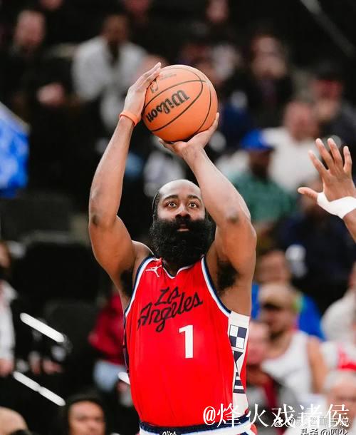 哈登三节9中3,三分5中3得到10分3篮板6助攻3抢断 哈登三节9中3,三分5中3得到10分3篮板6助攻3抢断